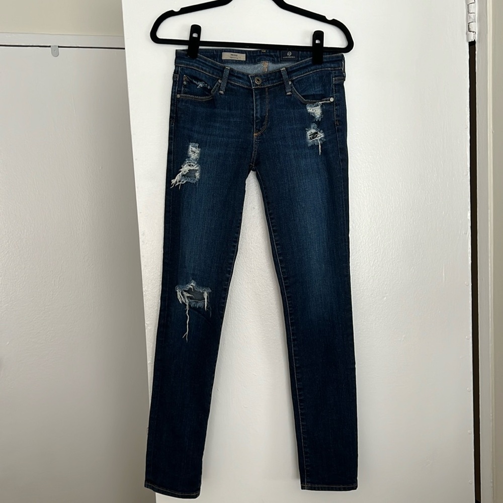 AG Adriano Goldschmied /The Stilt Cigarette Leg /Size 28R/Low Rise/Distressed
